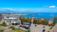 Hamilton Inn Select Beachfront Mackinaw City