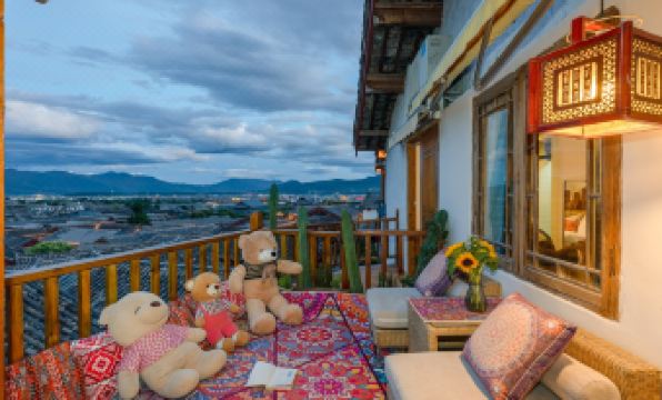 Three Bears Panoramic Beauty Su (Lijiang Ancient City Sifang Street Branch)