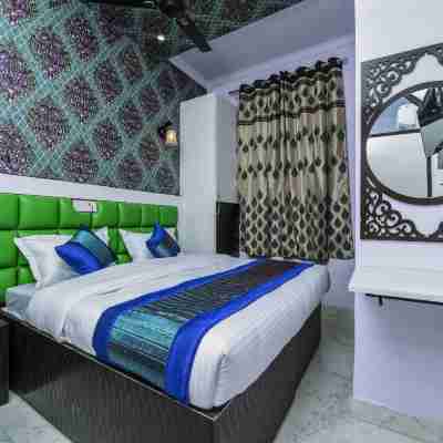 OYO 15764 Hotel Akash Continental Rooms