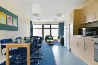 Newport Student Village (Campus Accommodation) Các khách sạn gần Rodney Parade