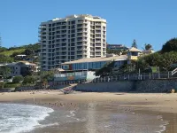 Coolum Caprice Hotels near New Earth Cafe