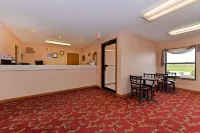 Super 8 by Wyndham Chenoa Hotels in Pontiac