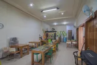 RedDoorz Near Gajah Mada Pontianak Hotel a Benua Melayu Darat