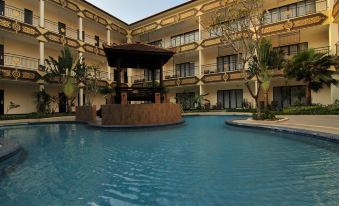 Yusro Hotel Restaurant & Convention