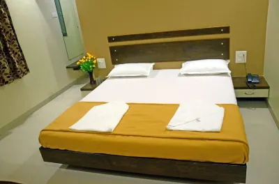Hotel Alankar Hotels near Devgad Datta Mandir Newasa