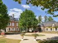Logis Domaine de Valaudran Hotels in Salbris