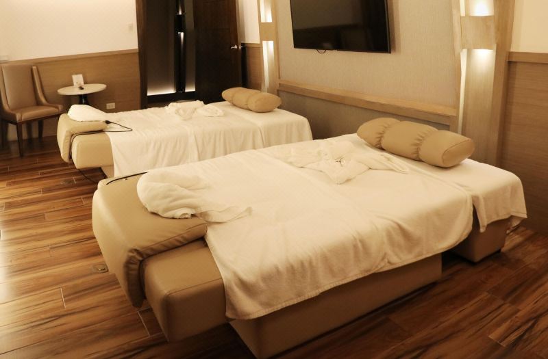 Rizal Park Hotel photo 2