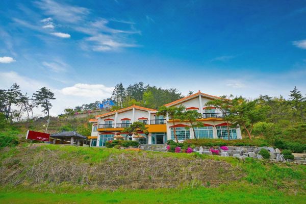 힐미힐유펜션(Bada Jeonmang with Hill Pension)_1