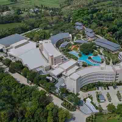 Courtyard Aravali Resort Hotel Exterior