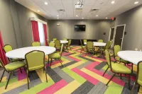 Hampton Inn Mustang - Breakfast