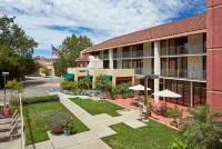 La Quinta Inn & Suites by Wyndham Thousand Oaks-Newbury Park