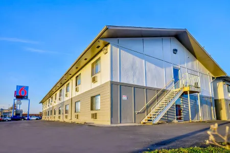 Motel 6 Duluth, MN Отели в г. Проктор