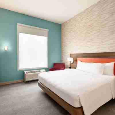 Home2 Suites by Hilton Bloomington Normal Rooms