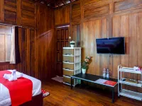 RedDoorz Syariah Near Terminal Mendolo Wonosobo 2 Hotel a Wonosobo