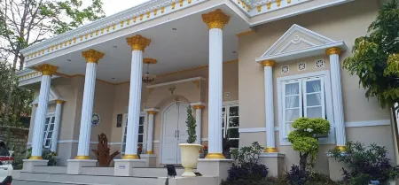 Villa Graha Wisesa 3 Отели рядом с достопримечательностью «Komunitas DBX»