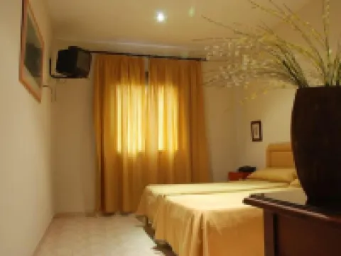 萊昂旅館 特魯希略酒店