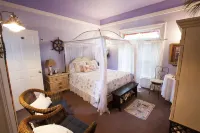 Hines Mansion Hotel in zona Crabtree Technology Building