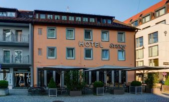 Centro Hotel Stern - Housity