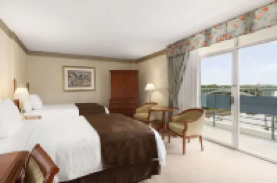 Travelodge by Wyndham Niagara Falls Fallsview Hotel a 