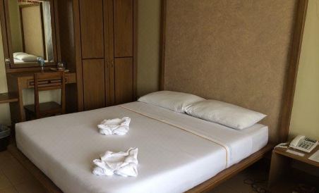 Uno Business Hotel - Housity