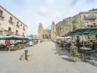 Cefalu in Blu