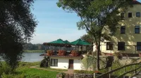 Elbterrassen zu Brambach Отели в г. Дессау-Росслау