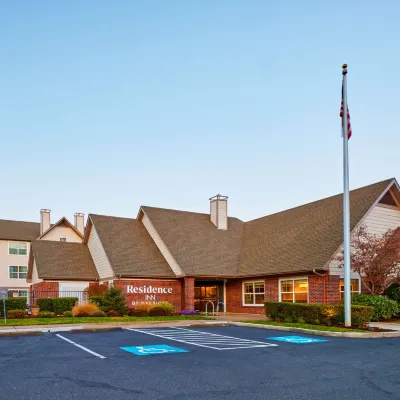 Residence Inn Eugene Springfield Hotel dekat Ladang Golf Oakway