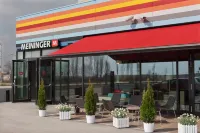 Meininger Hotel Berlin Airport Hoteller i Treptow-Köpenick