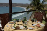 Hotel Punta Serena & Resorts- Couples Only فنادق في La Huerta