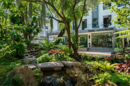 Bangkok Oasis Hotel