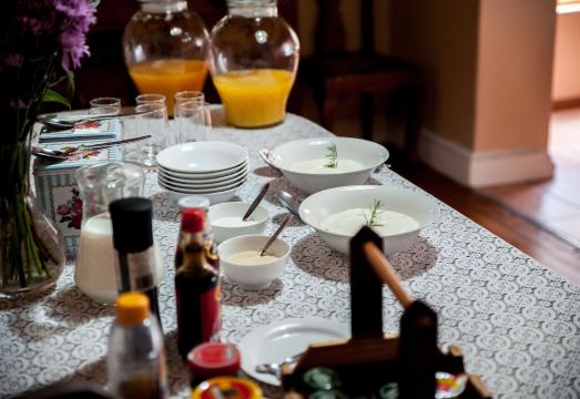 Petal's Place Hotel Overview