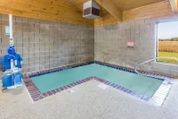 AmericInn by Wyndham Albert Lea - Hot Tub