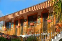 Blue Seas Courtyard - Inns