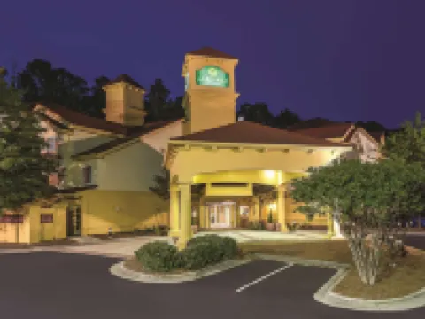 La Quinta Inn & Suites by Wyndham Univ Area Chapel Hill Hotels in Triangle