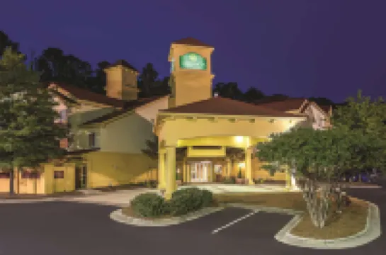La Quinta Inn & Suites by Wyndham Univ Area Chapel Hill