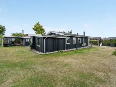 "Asya" - 600m from the Sea Hotels near Harridslevgaard Slot