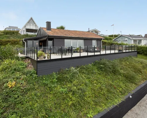 "Karli" - 330m to the Fjord Hotels in Aabenraa