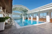 Ramada Plaza by Wyndham Istanbul City Center - Pools