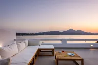 Anemi Suites - مسبح