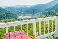 Goseong Hatsal Gadeuk Pension