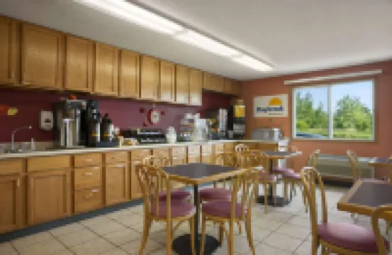 Days Inn by Wyndham Hinckley