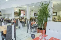 Kyriad Orange Centre - breakfast