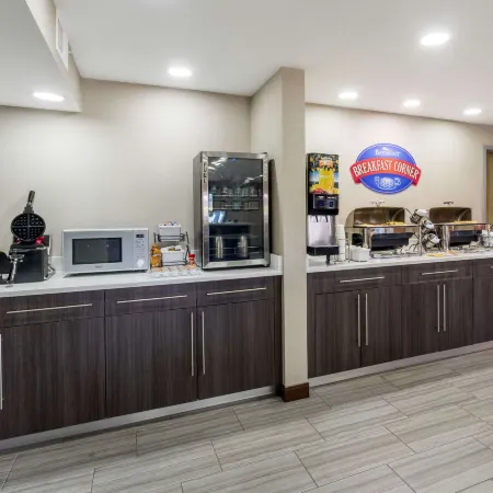 Baymont by Wyndham Clarksville