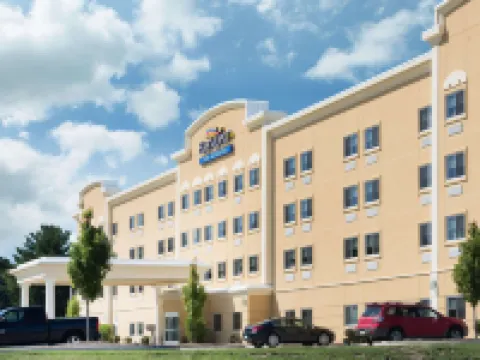 Baymont by Wyndham Erie Hotels in Summit Township