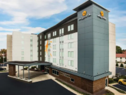 La Quinta Inn & Suites by Wyndham Winchester フレデリックのホテル