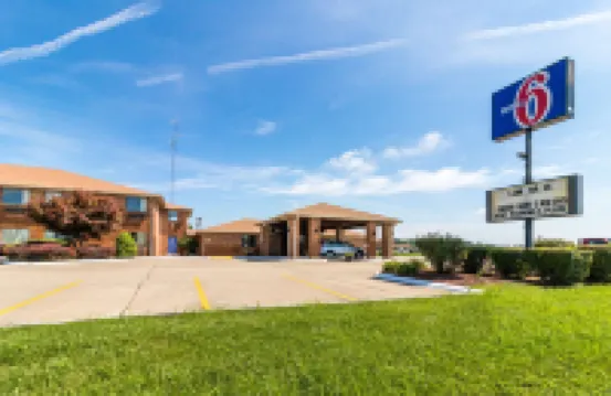 Motel 6 Marion, IL