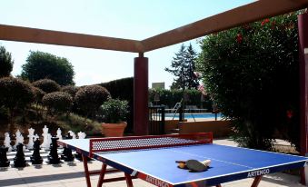 6. Hotel de..