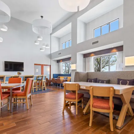 Hampton Inn & Suites Greeley