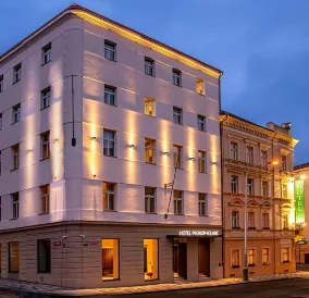 Three Crowns Hotel