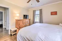 New Bern Retreat w/ Fire Pit ~ 1 Mi to Dtwn! - parking